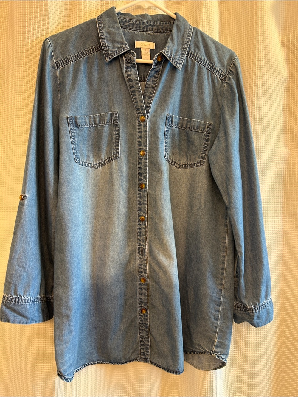 Chico's Blue Ombré Denim Shirt with 2 pockets, tab sleeves, size 1 EUC, like new
